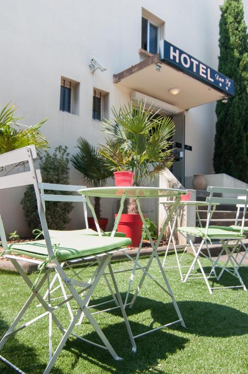 The Originals City, Hotel Dau Ly, Lyon Est Bron Exterior foto