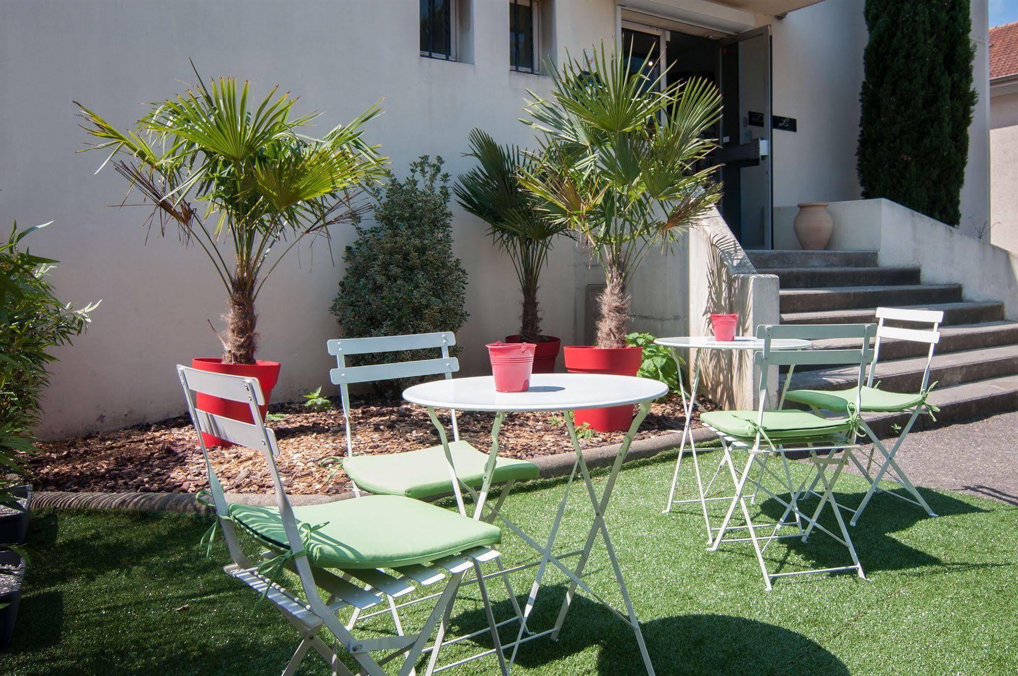 The Originals City, Hotel Dau Ly, Lyon Est Bron Exterior foto